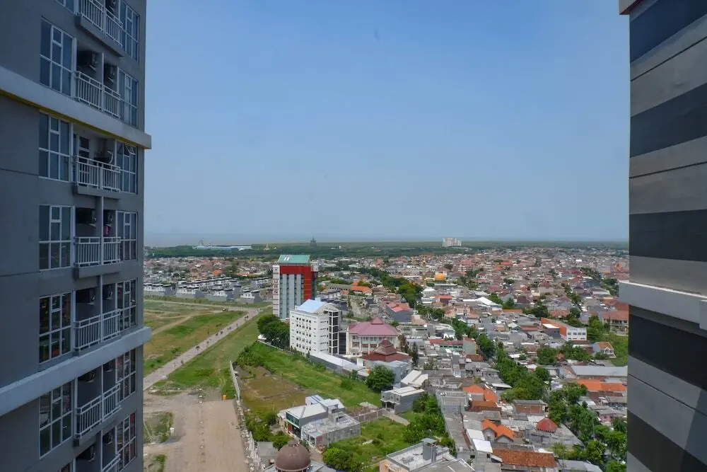 Сурабая: Cozy Living Studio Apartment At Taman Melati