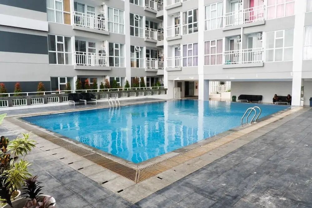 Сурабая: Cozy Living Studio Apartment At Taman Melati