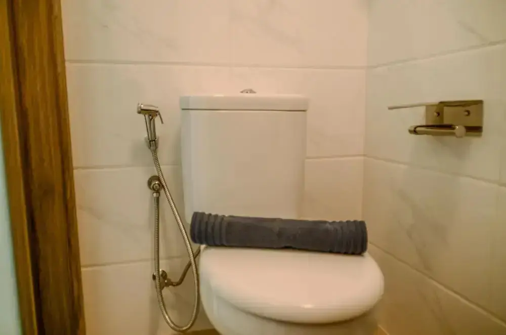 Legok: Comfortable Studio With Pool View At Sky House Bsd Apartment