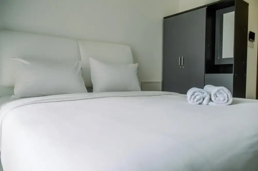 Legok: Comfortable Studio With Pool View At Sky House Bsd Apartment