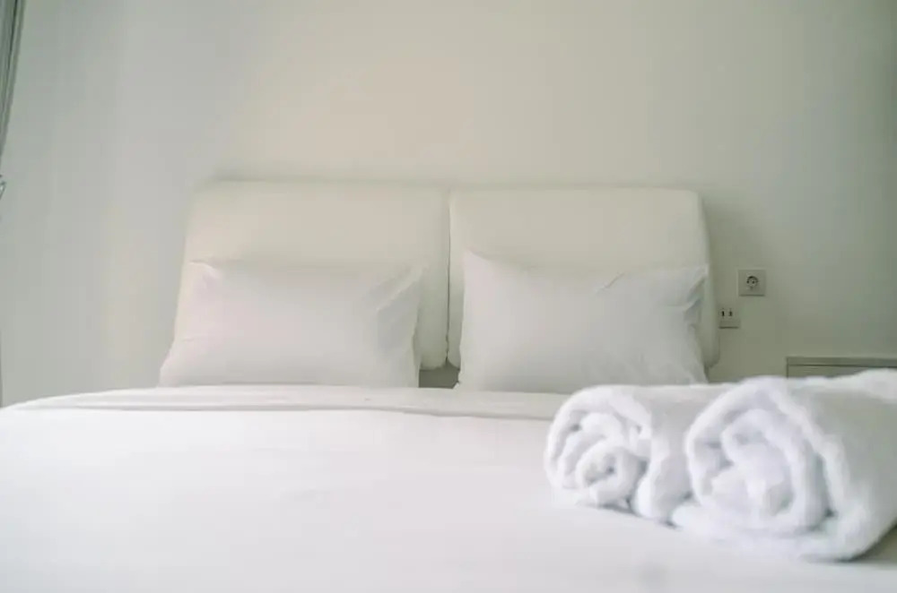 Legok: Comfortable Studio With Pool View At Sky House Bsd Apartment