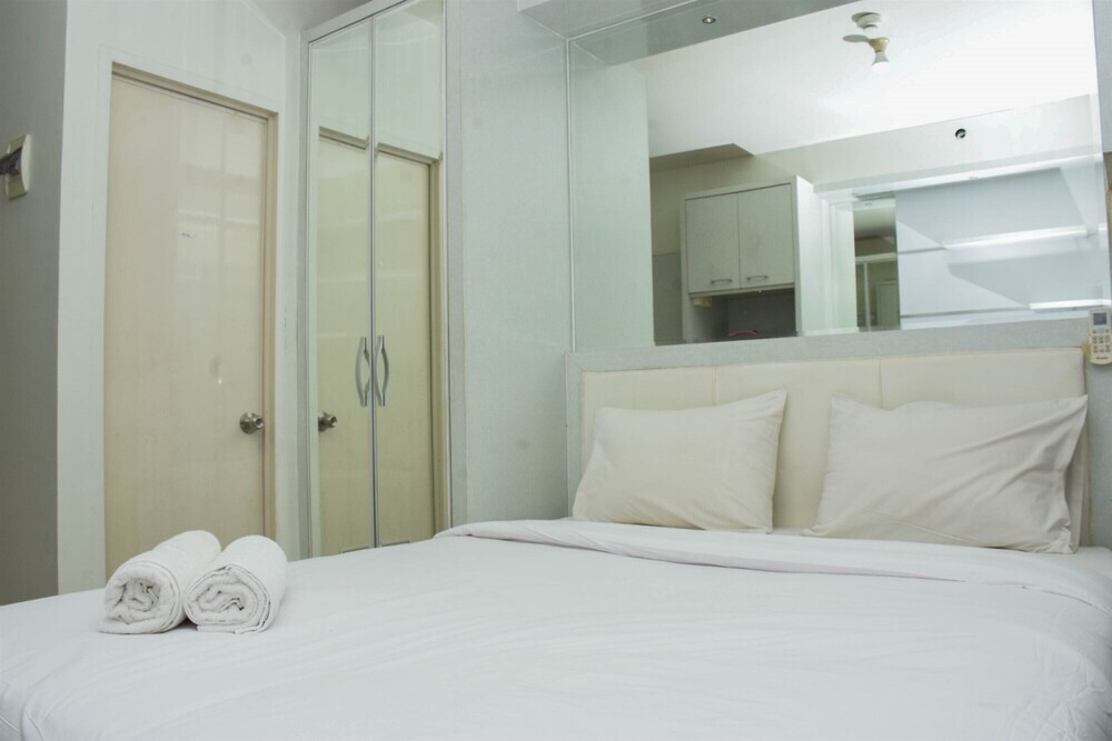 Джакарта: Good Deal Studio Room At Pakubuwono Terrace Apartment