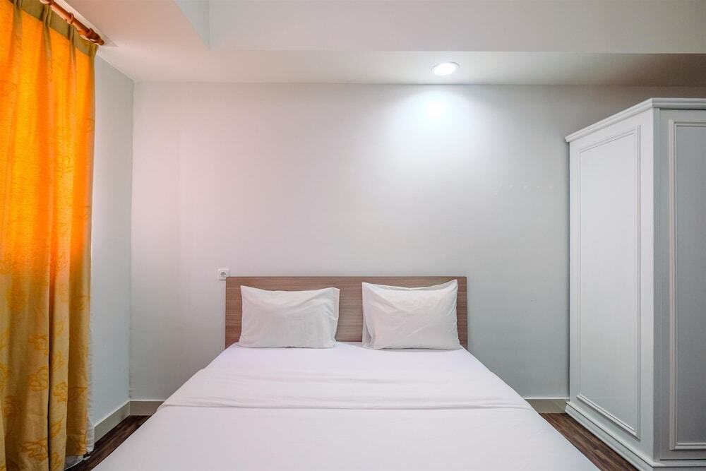 Депок: Nice And Comfort Studio At Evenciio Apartment
