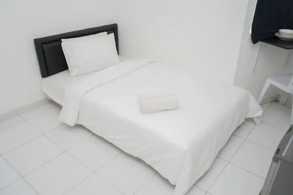Тангеранг: Cozy And Calm Studio No Kitchen Apartment At Aeropolis Residence