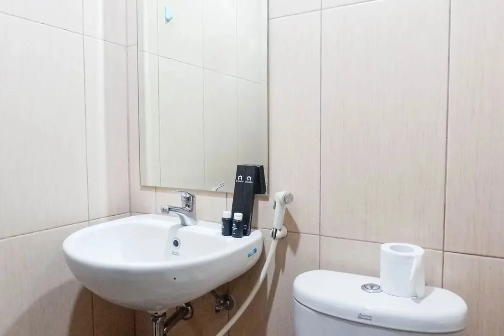 Сурабая: Warm Studio Apartment At Tamansari Papilio