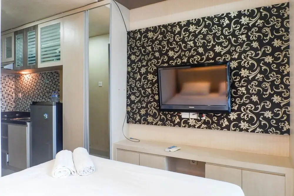 Сурабая: Warm Studio Apartment At Tamansari Papilio