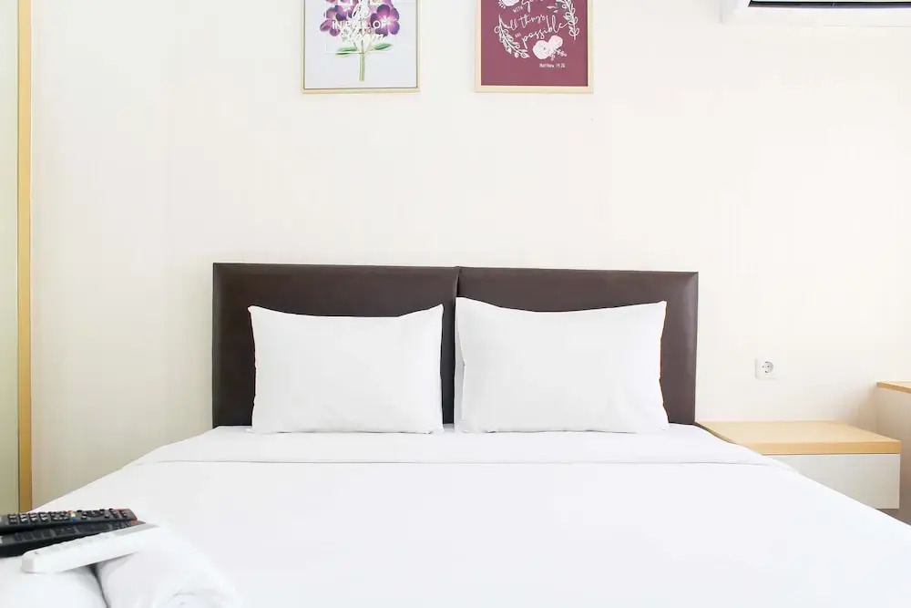 Бекаси: Comfortable Patraland Urbano Studio Apartment Near Train Station