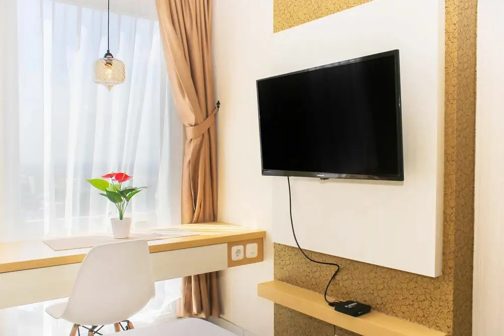 Бекаси: Comfortable Patraland Urbano Studio Apartment Near Train Station
