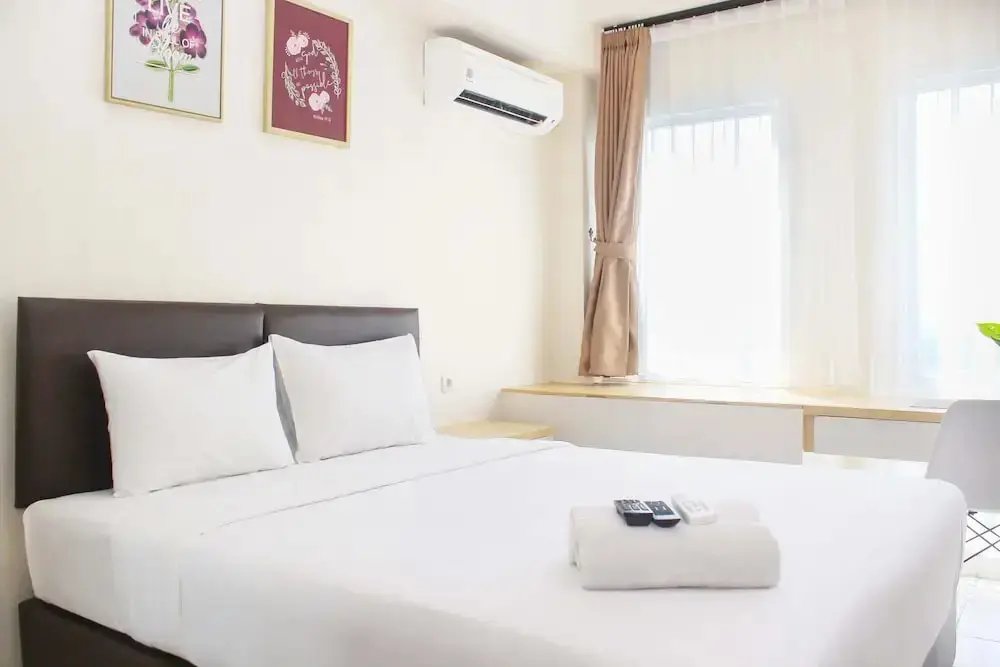 Бекаси: Comfortable Patraland Urbano Studio Apartment Near Train Station