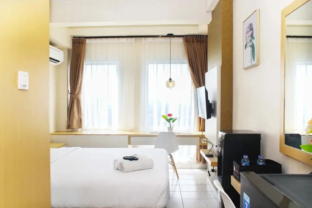 Бекаси: Comfortable Patraland Urbano Studio Apartment Near Train Station
