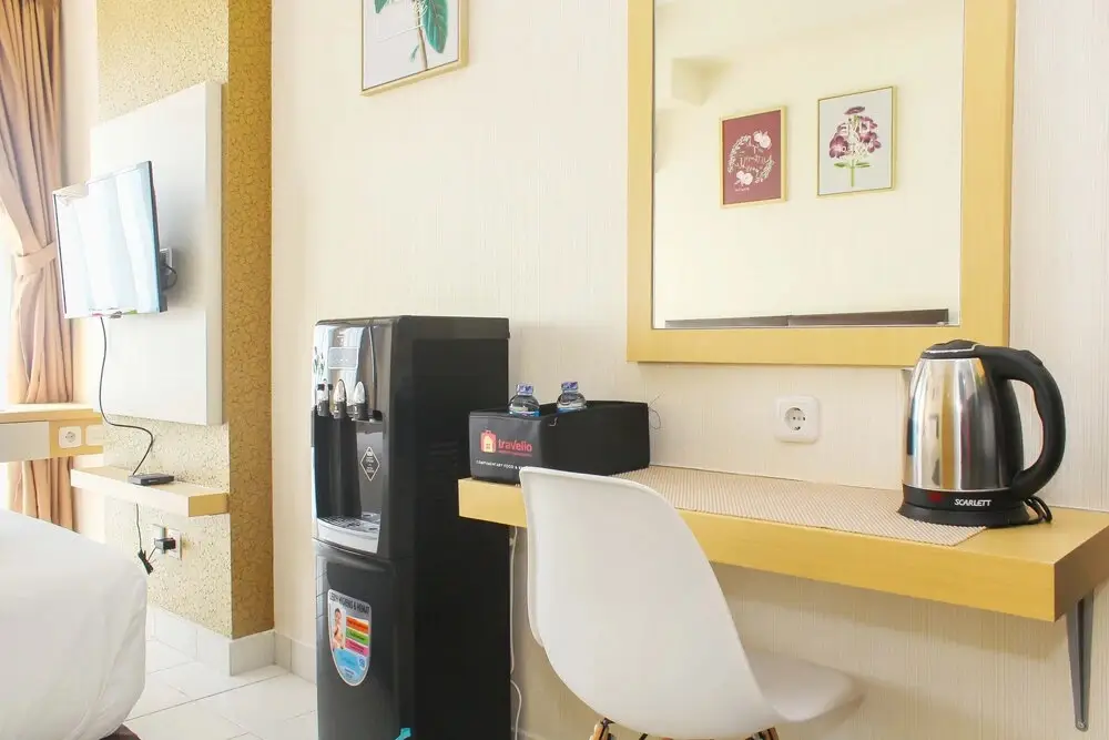 Бекаси: Comfortable Patraland Urbano Studio Apartment Near Train Station