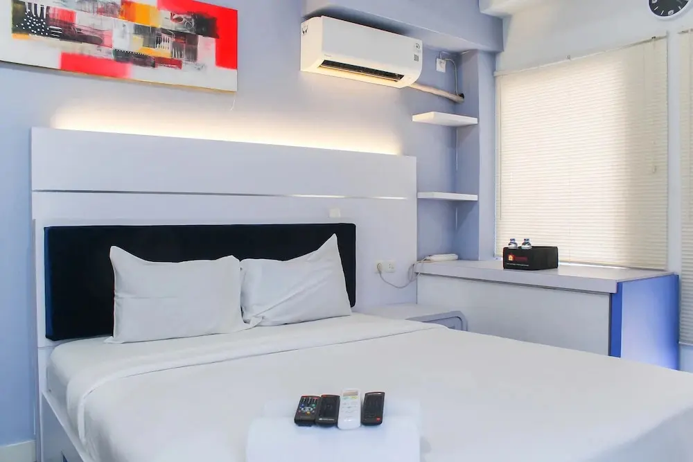 Бекаси: Comfortable And Simply Studio Apartment At Patraland Urbano