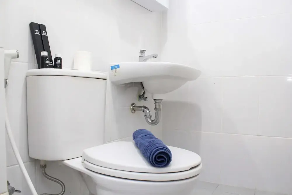 Бекаси: Comfortable And Simply Studio Apartment At Patraland Urbano