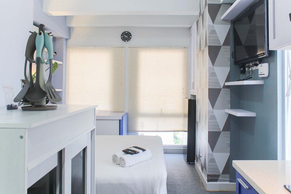 Бекаси: Comfortable And Simply Studio Apartment At Patraland Urbano