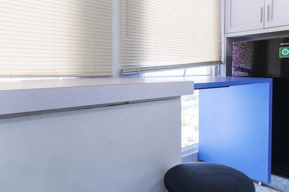 Бекаси: Comfortable And Simply Studio Apartment At Patraland Urbano