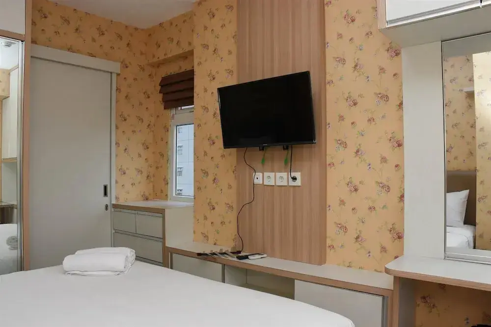 Джакарта: Comfort Living 1Br At Green Pramuka City Apartment