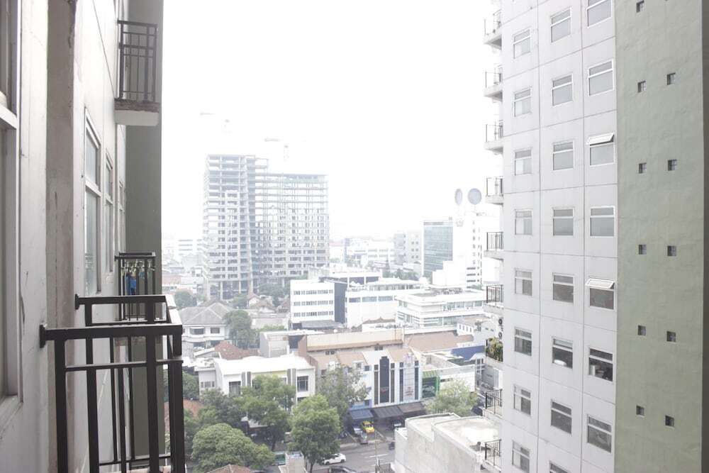 Бандунг: Cozy Studio Apartment At Grand Asia Afrika