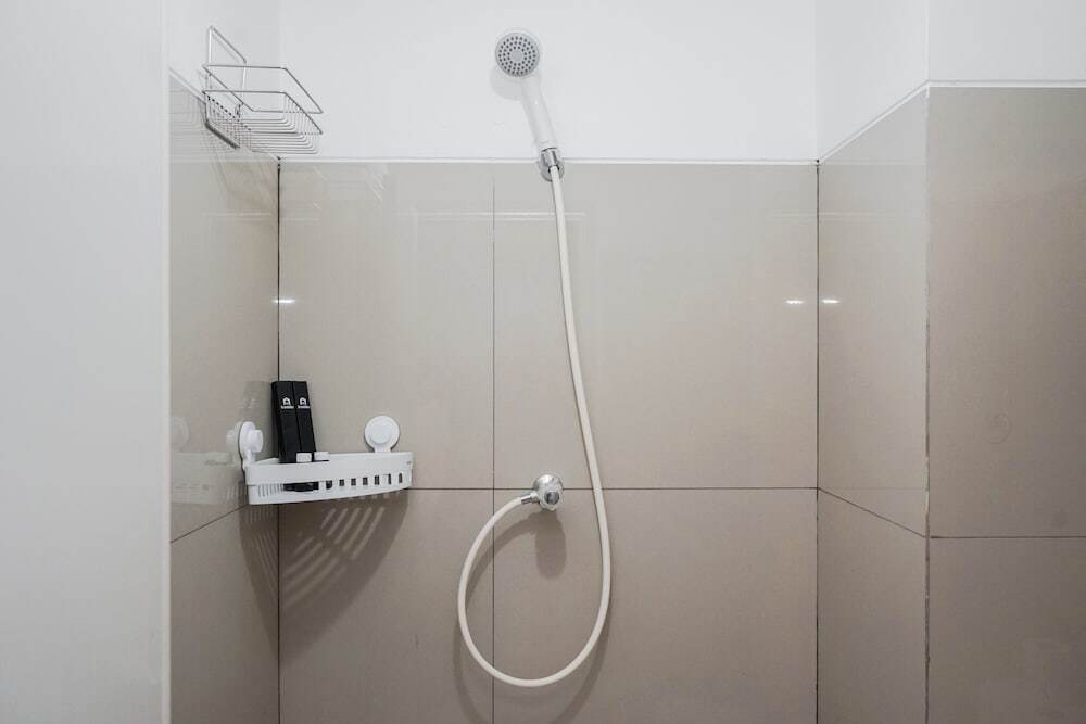Южный Тангеранг: Brand New And Comfy Studio Baileys Apartment