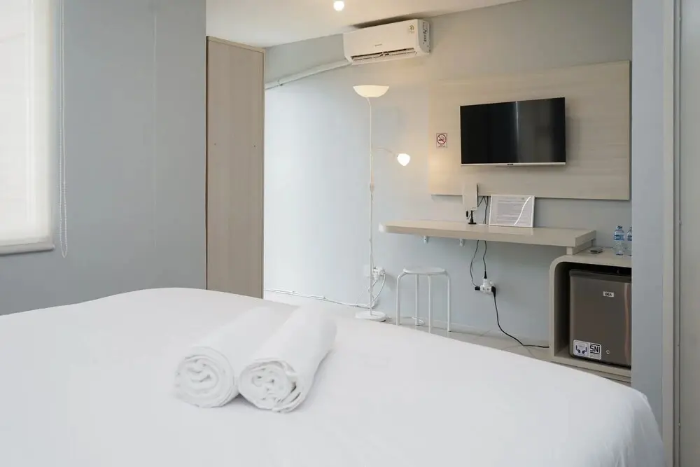 Южный Тангеранг: Brand New And Comfy Studio Baileys Apartment