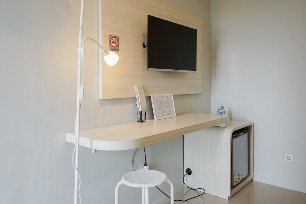 Южный Тангеранг: Brand New And Comfy Studio Baileys Apartment