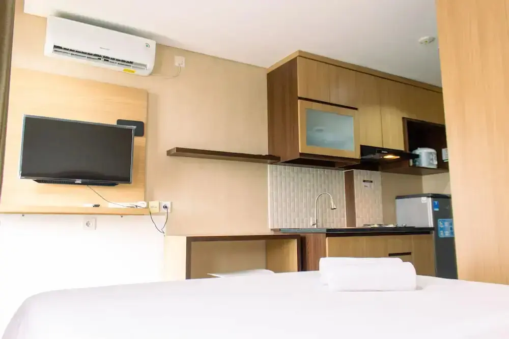 Южный Тангеранг: Nice Studio At Bintaro Icon Apartment