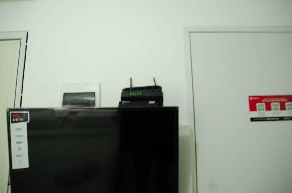 Тангеранг: Cozy Studio Apartment At Aeropolis Residence Near Cgk Airport