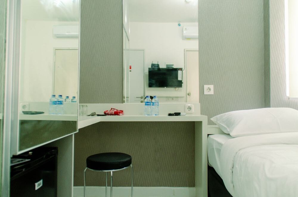 Тангеранг: Cozy Studio Apartment At Aeropolis Residence Near Cgk Airport