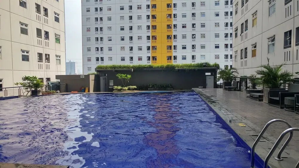 Джакарта: Scenic 2Br Green Pramuka City Apartment Near Mall