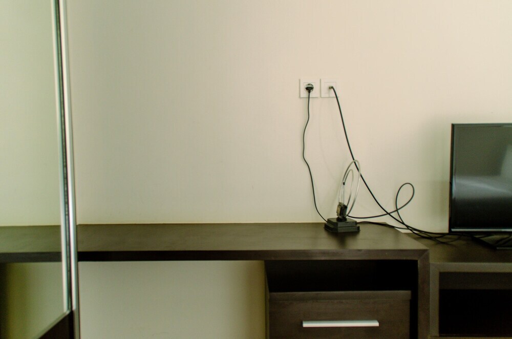 Legok: Elegant And Homey Studio At Paramount Skyline Apartment