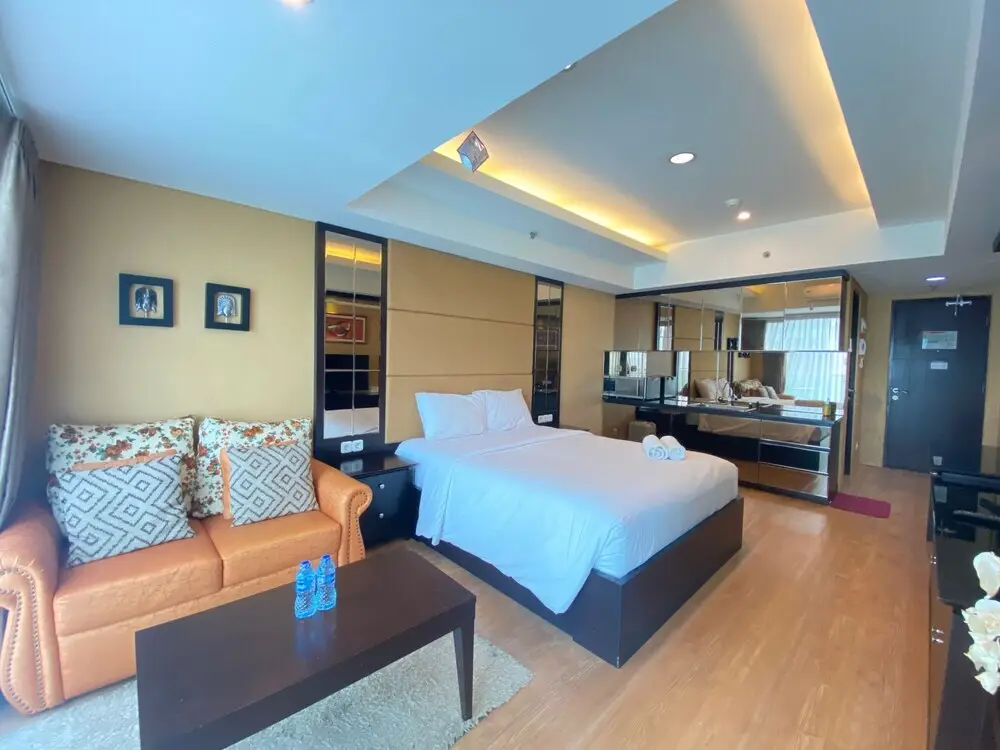 Бандунг: Stylish & Comfy Studio Room No Kitchen at Tamansari La Grande