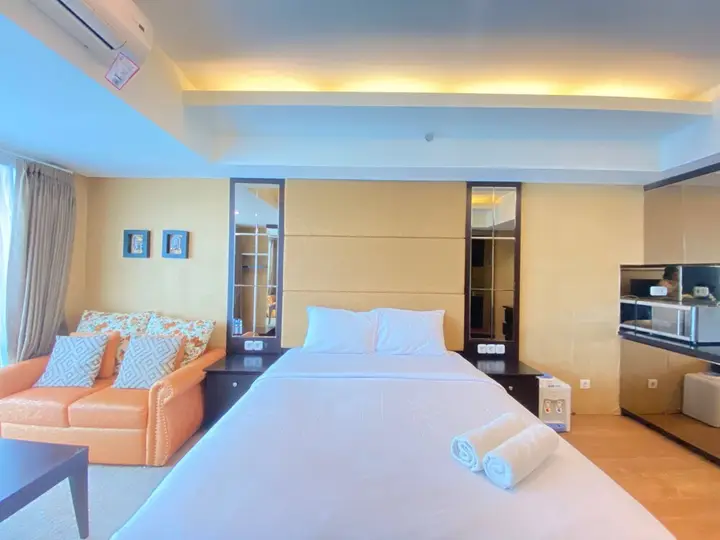 Бандунг: Stylish & Comfy Studio Room No Kitchen at Tamansari La Grande