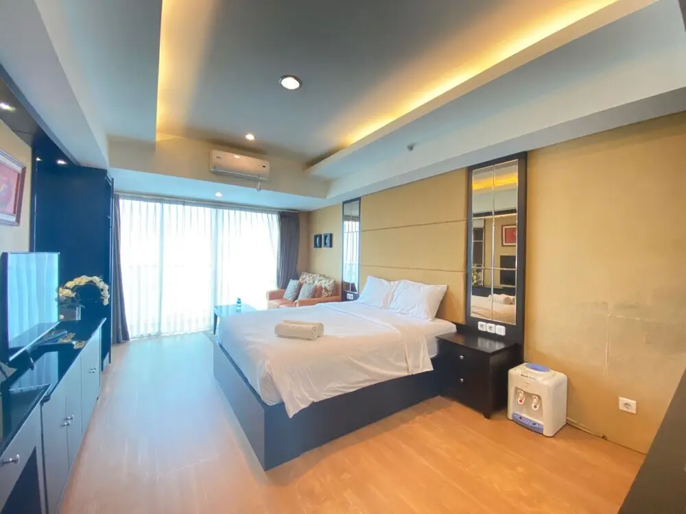Бандунг: Stylish & Comfy Studio Room No Kitchen at Tamansari La Grande