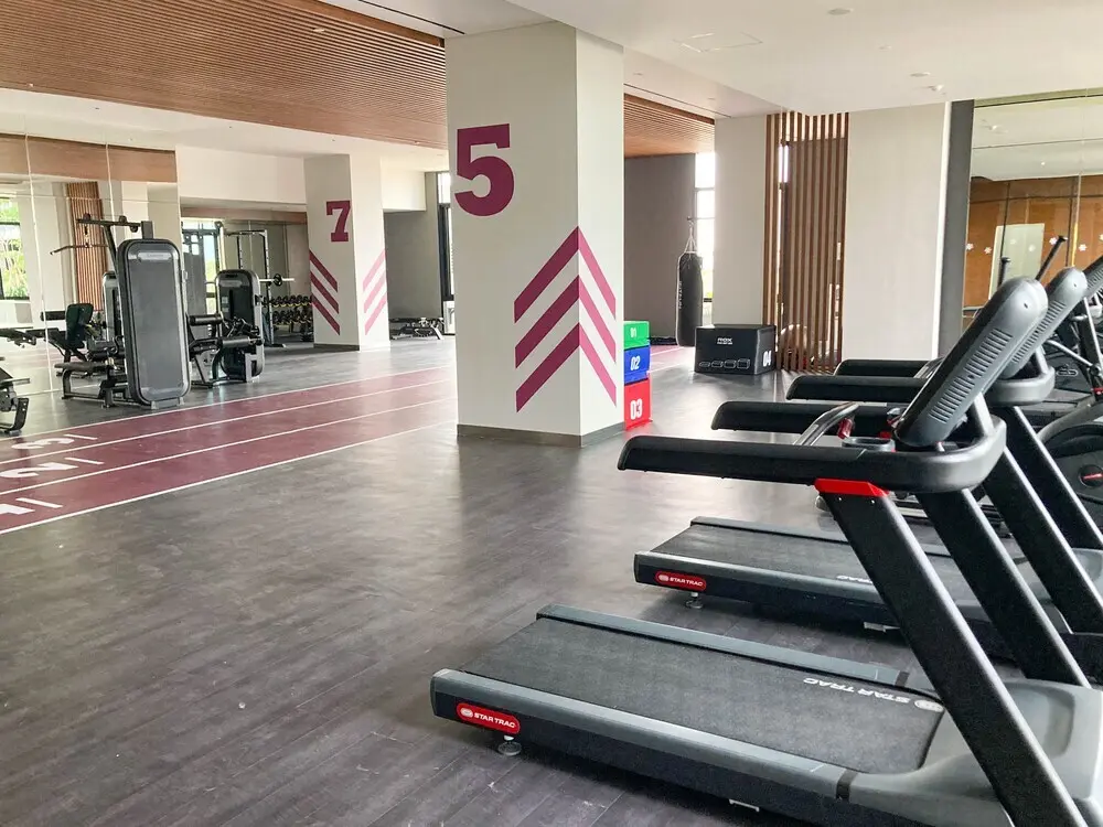 Сурабая: Stylish Studio Apartment Connected to Ciputra World Mall at The Vertu