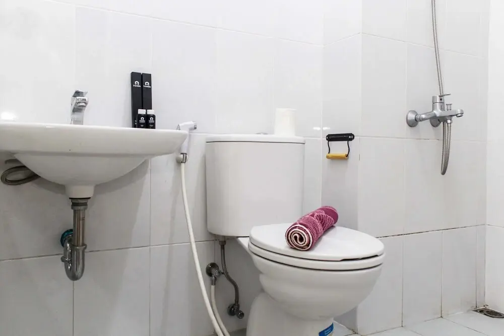 Бекаси: New and Cozy Studio at Patraland Urbano Apartment