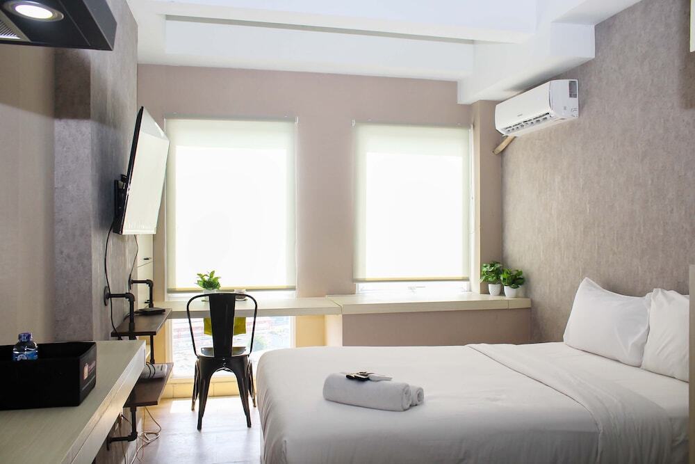 Бекаси: New and Cozy Studio at Patraland Urbano Apartment