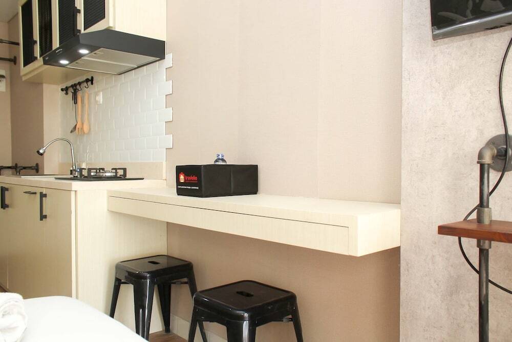 Бекаси: New and Cozy Studio at Patraland Urbano Apartment