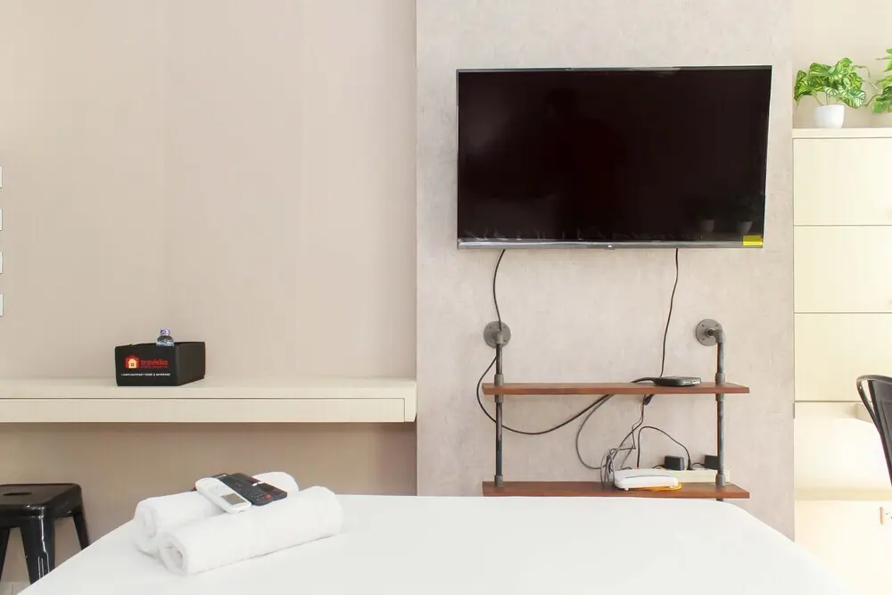 Бекаси: New and Cozy Studio at Patraland Urbano Apartment