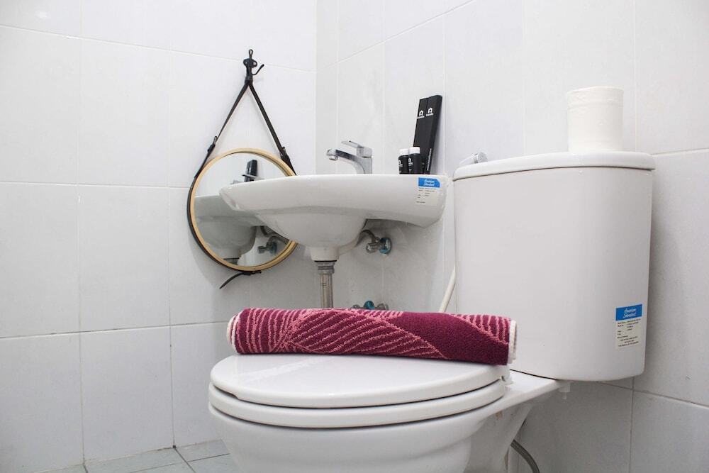 Бекаси: New and Cozy Studio at Patraland Urbano Apartment