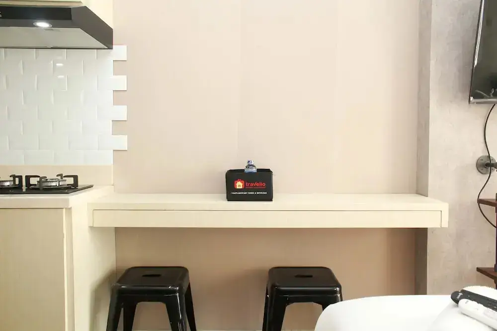 Бекаси: New and Cozy Studio at Patraland Urbano Apartment