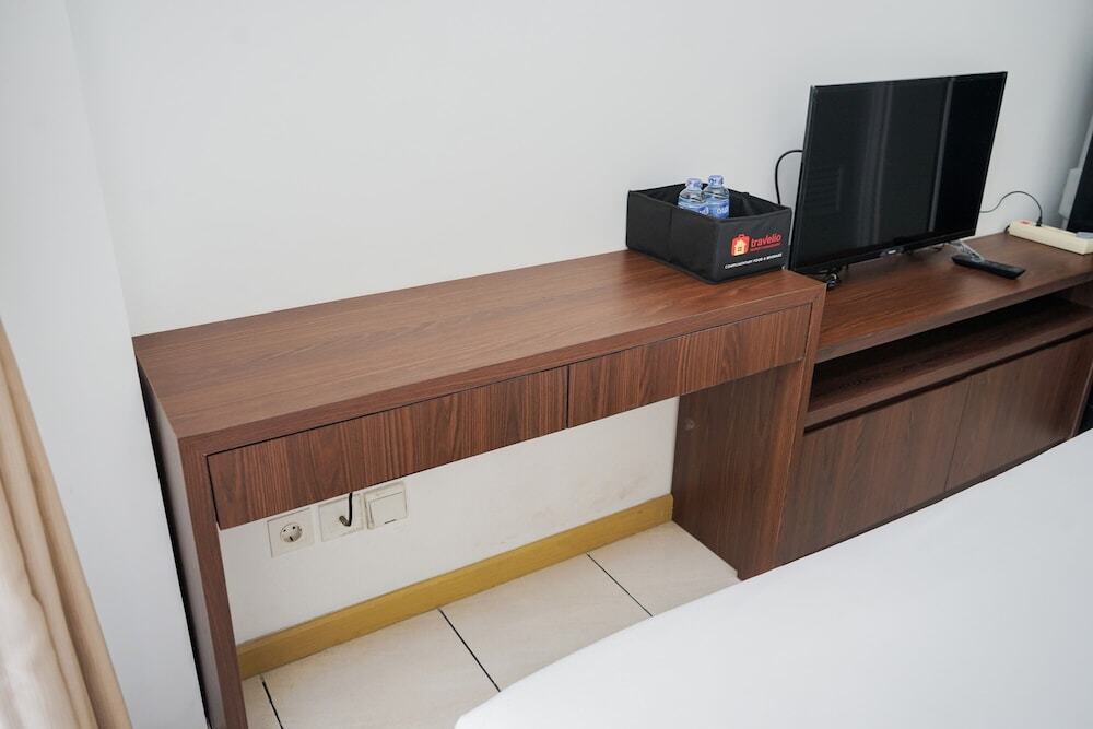 Legok: Comfort And Warm Studio Room Apartment At M-Town Residence
