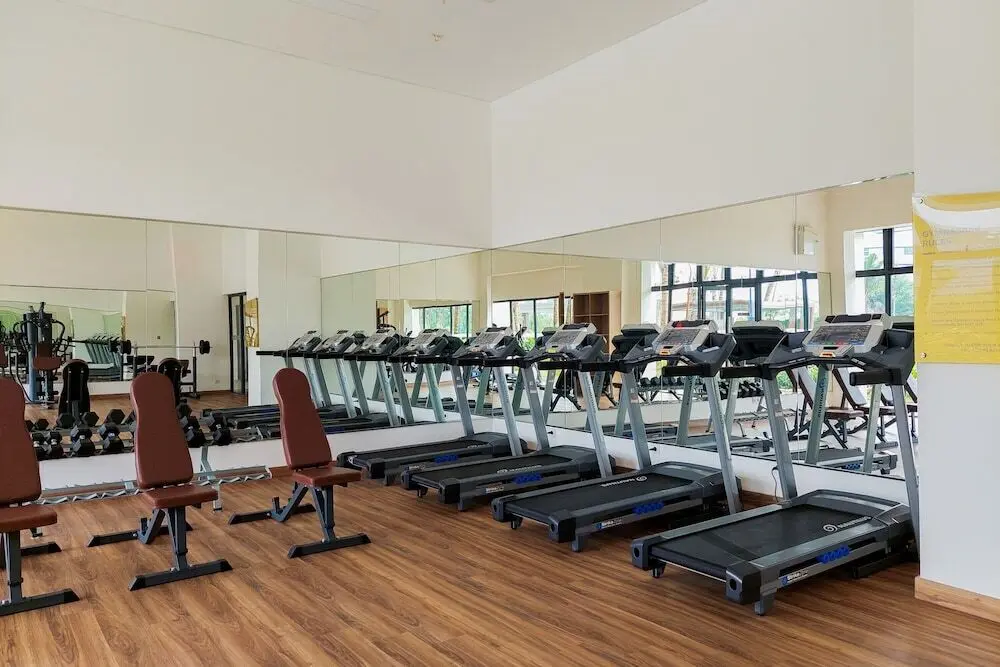Legok: Elegant And Comfy Studio At Sky House Bsd Apartment