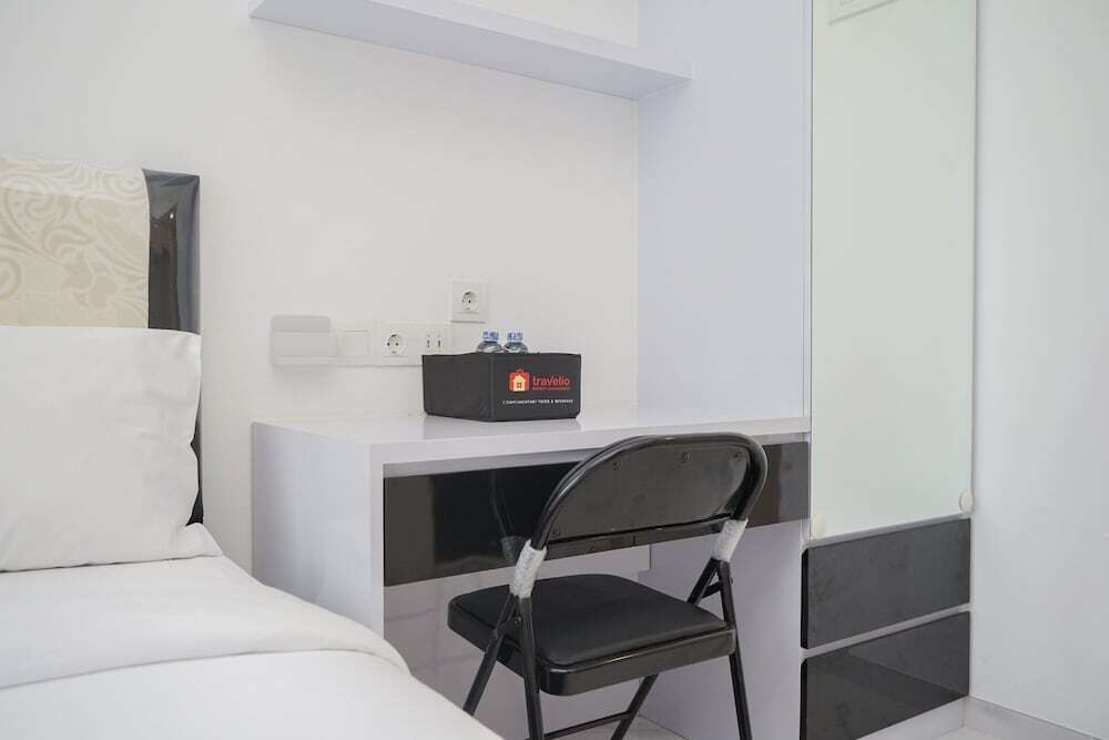Legok: Elegant And Comfy Studio At Sky House Bsd Apartment