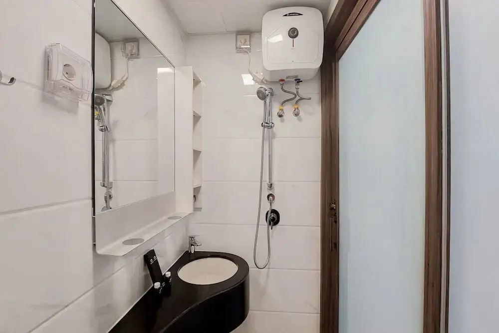 Legok: Elegant And Comfy Studio At Sky House Bsd Apartment