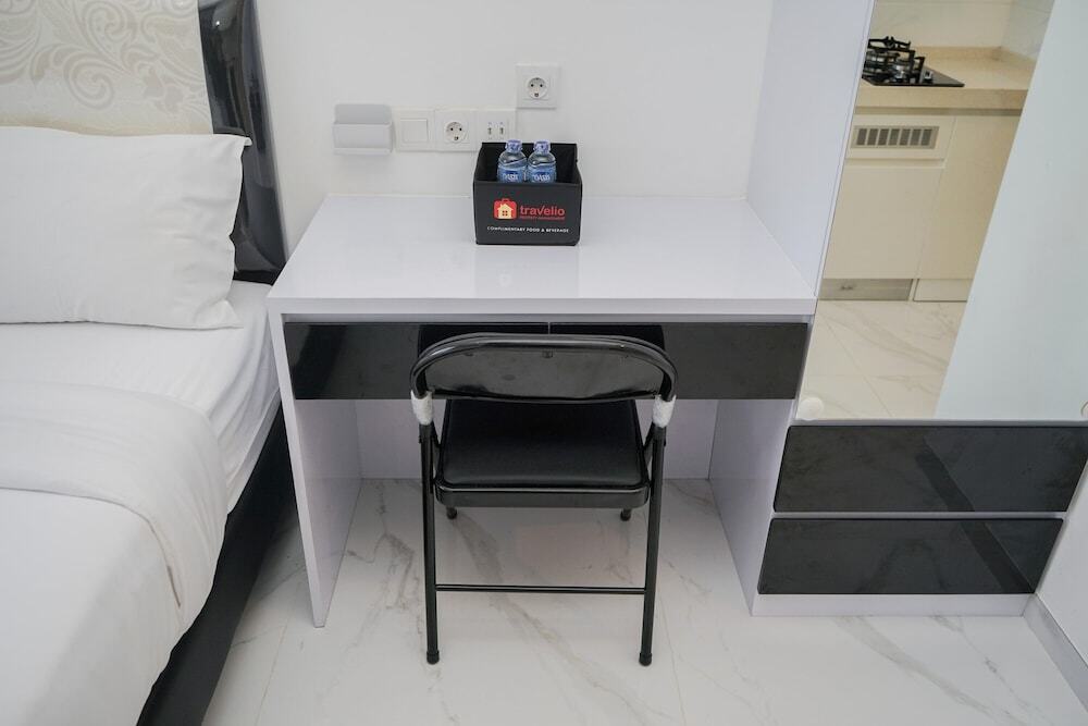 Legok: Elegant And Comfy Studio At Sky House Bsd Apartment