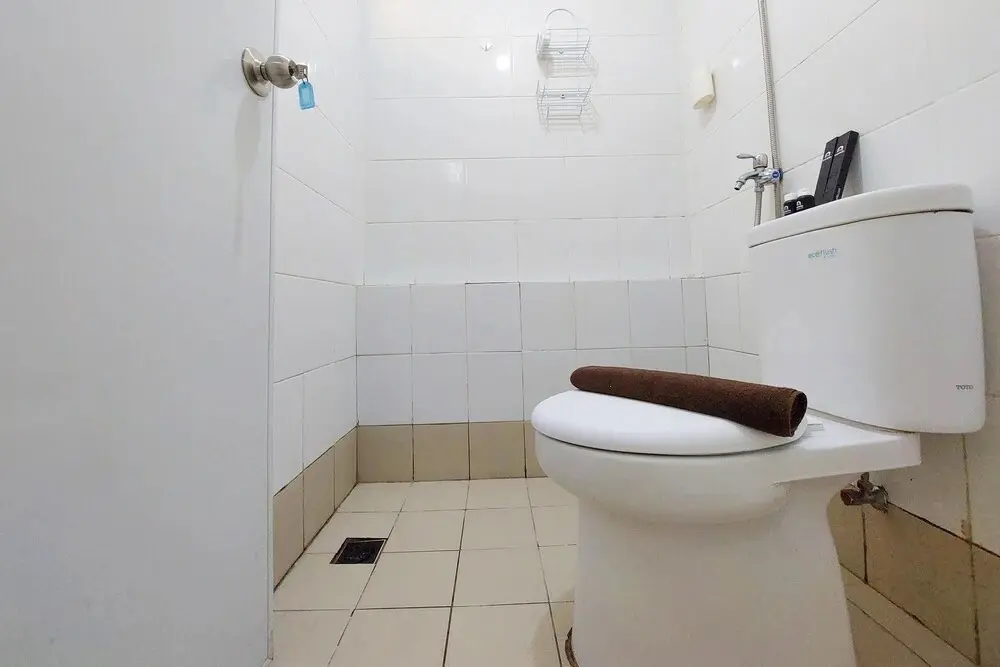 Джакарта: Comfort And Nice 2Br At Bassura City Apartment