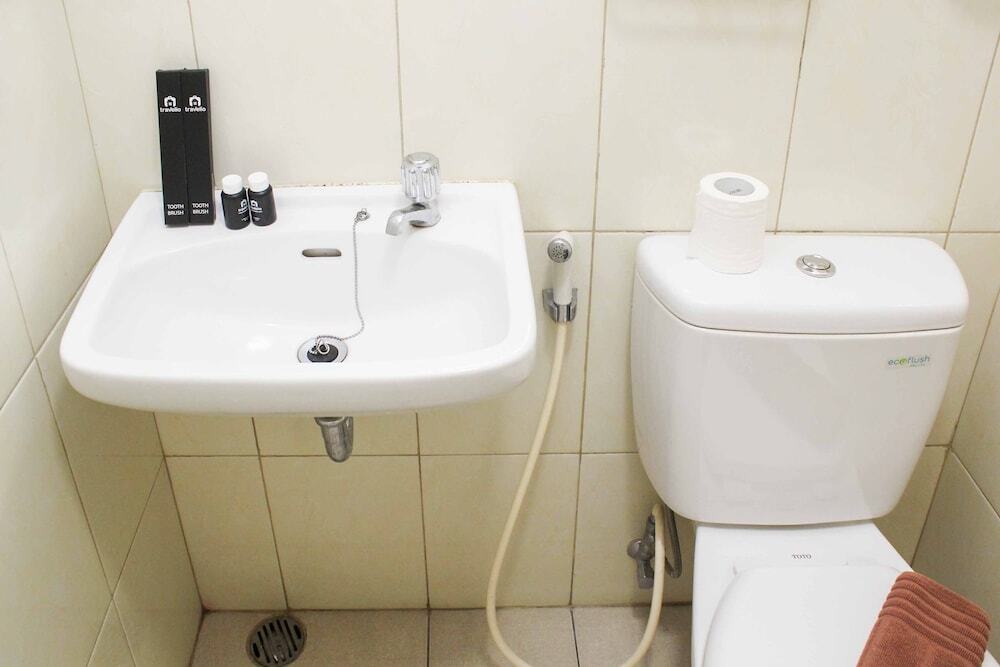 Бекаси: Spacious And Good 2Br At Springlake Summarecon Bekasi Apartment
