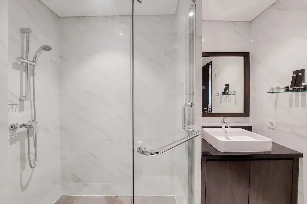 Legok: Spacious And Comfy 1Br Apartment At Branz Bsd City