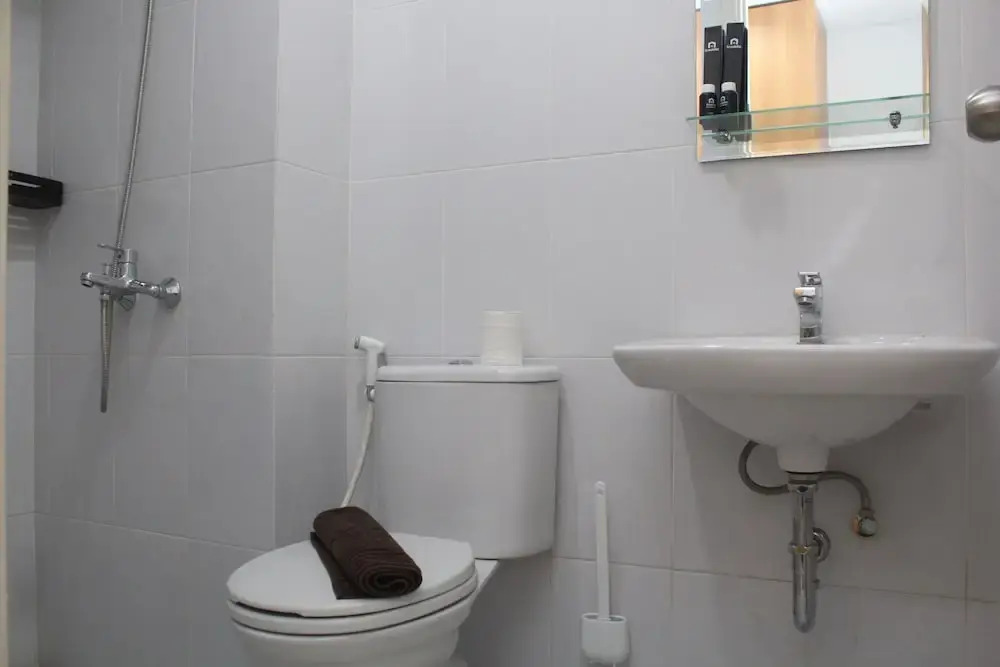 Бекаси: Fully Furnished With Cozy Design Studio At Patraland Urbano Apartment