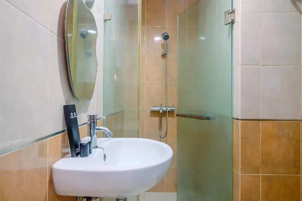 Джакарта: Simple And Comfy Studio Room At Tamansari Sudirman Apartment