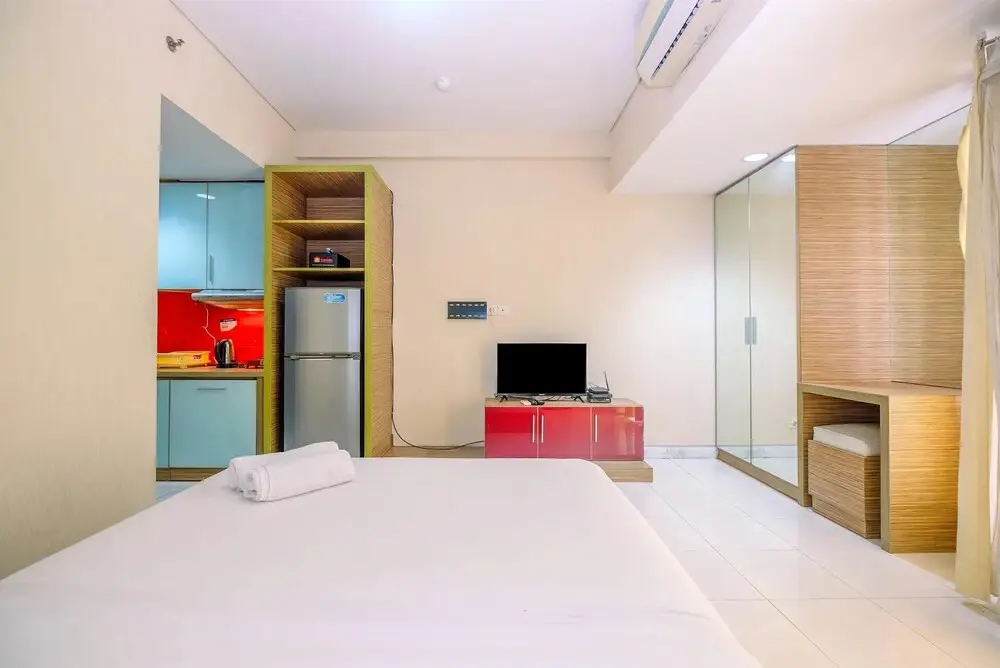 Simple And Comfy Studio Room At Tamansari Sudirman Apartment — фото 1